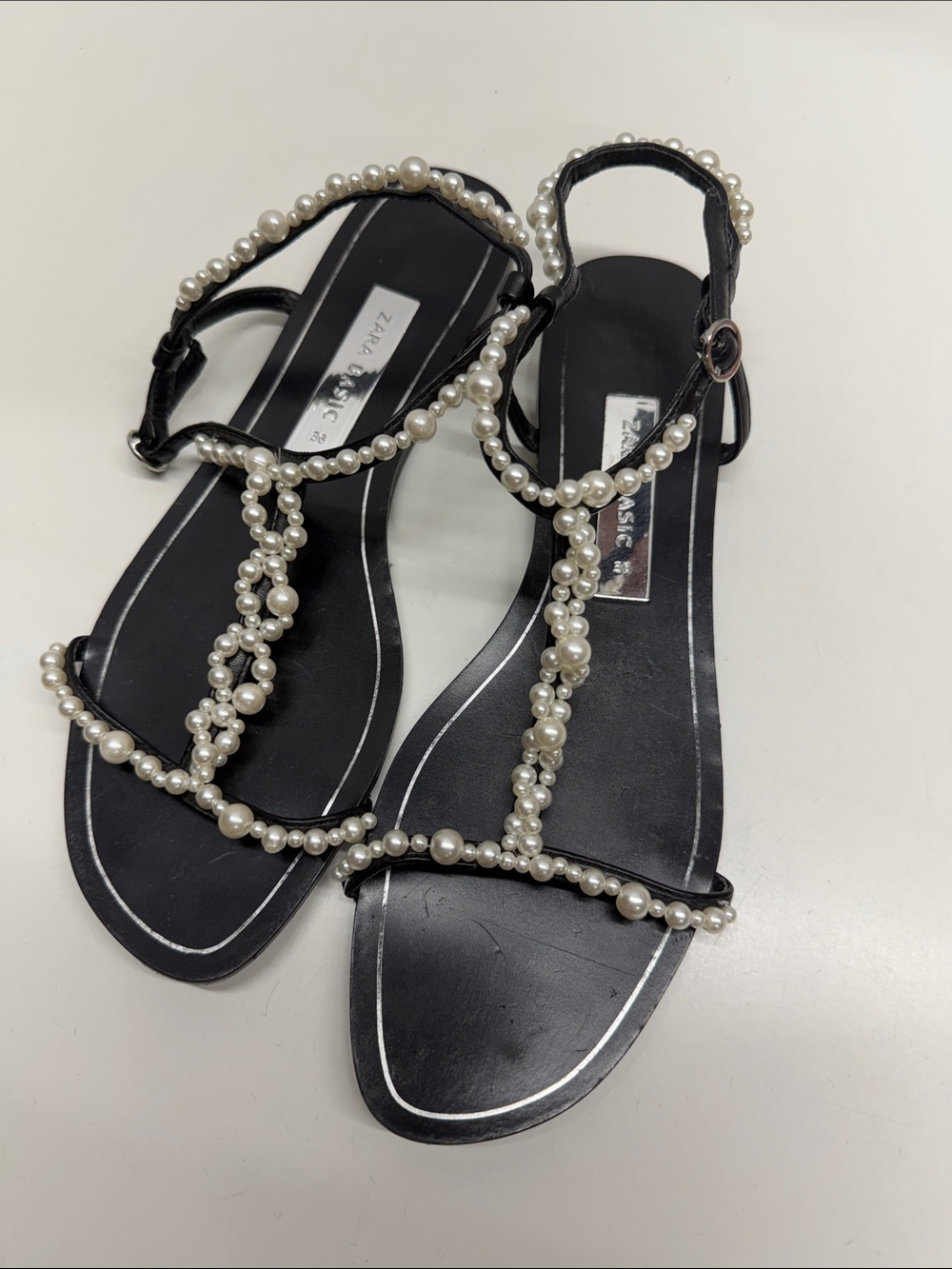 Zara Pearl Sandals T-Strap Open Toe Embellished Flats Ankle Strap Black Size 6 - Picture 2 of 7